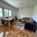 Daire Entire 1-bedroom With Free Parking