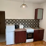 Entire 1-bedroom With Free Parking * بودغوريتْسا