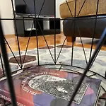 Entire 1-bedroom With Free Parking *