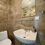 Entire 1-bedroom With Free Parking Daire *