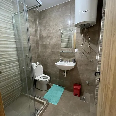 Entire 1-bedroom With Free Parking Apartment Podgorica