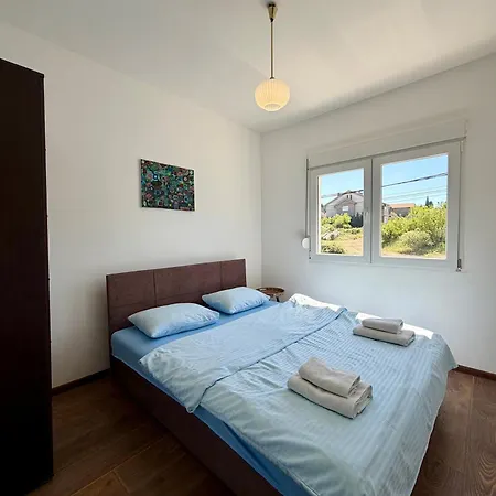 Entire 1-bedroom With Free Parking アパート *