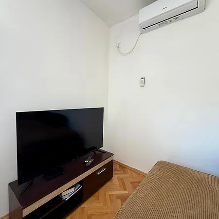Lejlighed Entire 1-bedroom With Free Parking Podgorica