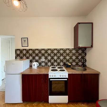 Appartement Entire 1-bedroom With Free Parking