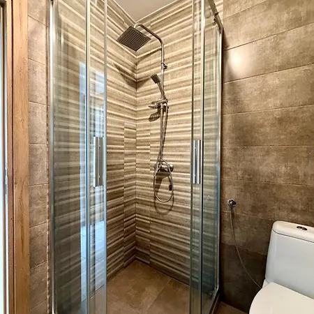Entire 1-bedroom With Free Parking Lejlighed *