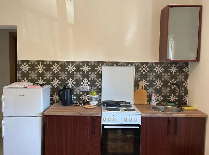 Entire 1-bedroom With Free Parking Appartement *