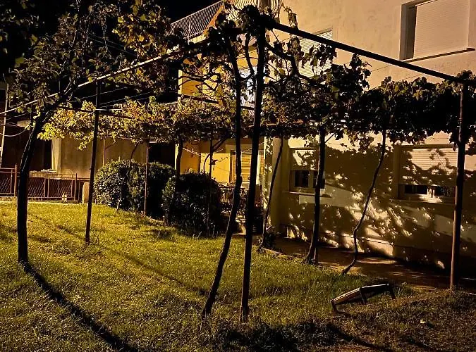 Appartement Entire 1-bedroom With Free Parking